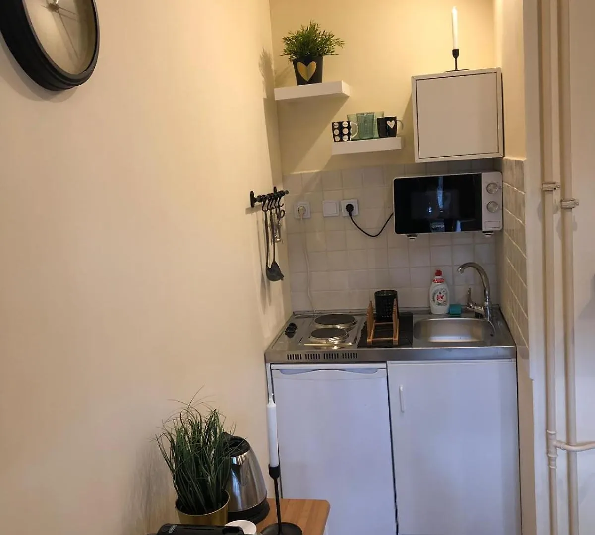 Black & White Apartments • Black Eger